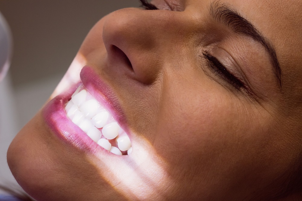 Saiba como prevenir a retração gengival